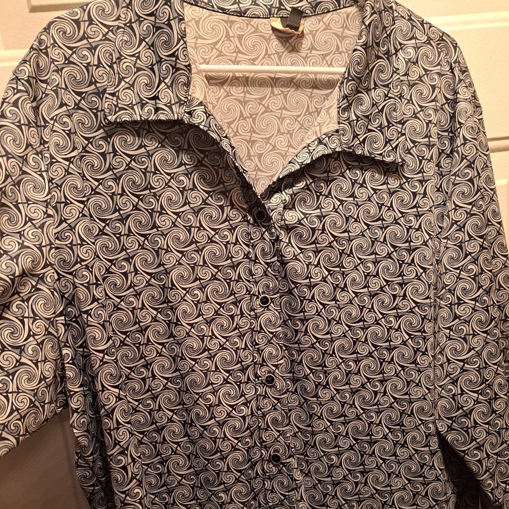 Plus Size Top Size 26/28 Priced to Move Retro Top *** Priced to Move****